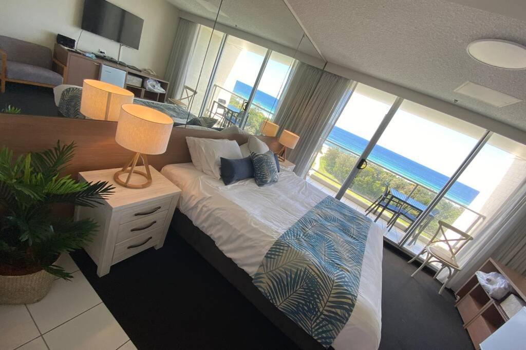 Ocean Bliss - Top Floor Beachfront Studio With Amazing Views ! Маркула Екстер'єр фото