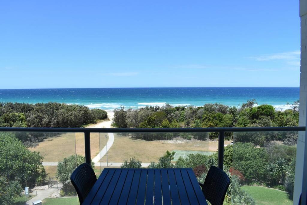 Ocean Bliss - Top Floor Beachfront Studio With Amazing Views ! Маркула Екстер'єр фото