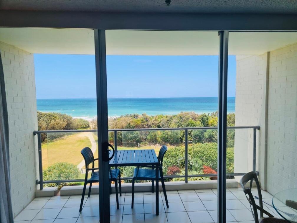 Ocean Bliss - Top Floor Beachfront Studio With Amazing Views ! Маркула Екстер'єр фото
